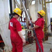 D_Smith@ECORD_IODP_Sending a sonde up to the rooster box