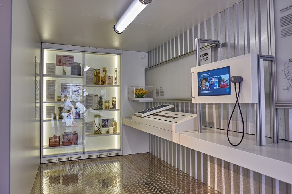 DSM exhibit: view at the exhibition stand where ECORD materials are presented. Photo Credits: DSM, N. Hollmeier